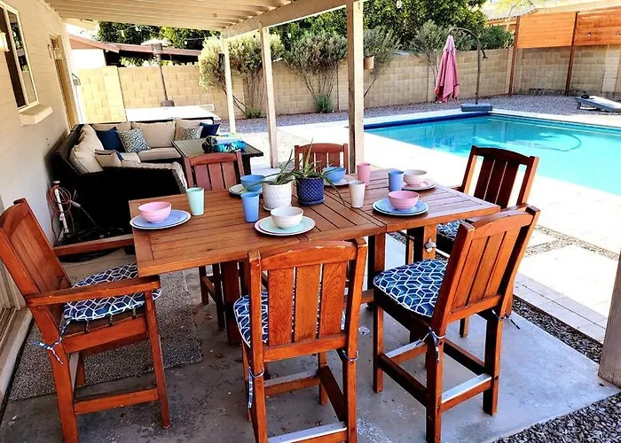Oasis Private Pool Spacious! 10+ Guests 7 Beds New, Great Location! *