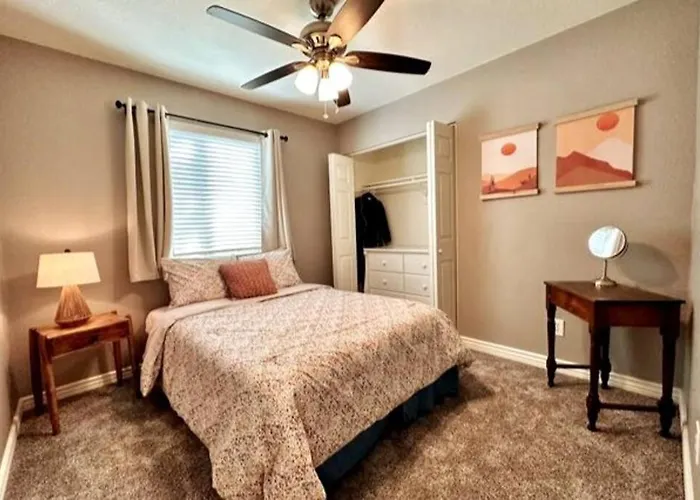 Oasis Private Pool Spacious! 10+ Guests 7 Beds New, Great Location!